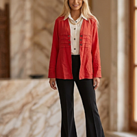 توينز مكون من قميص أبيض وسترة أنيقة باللون الزهري