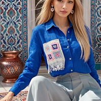 قميص أزرق ملكي واسع مع تطريز كروشيه مميز