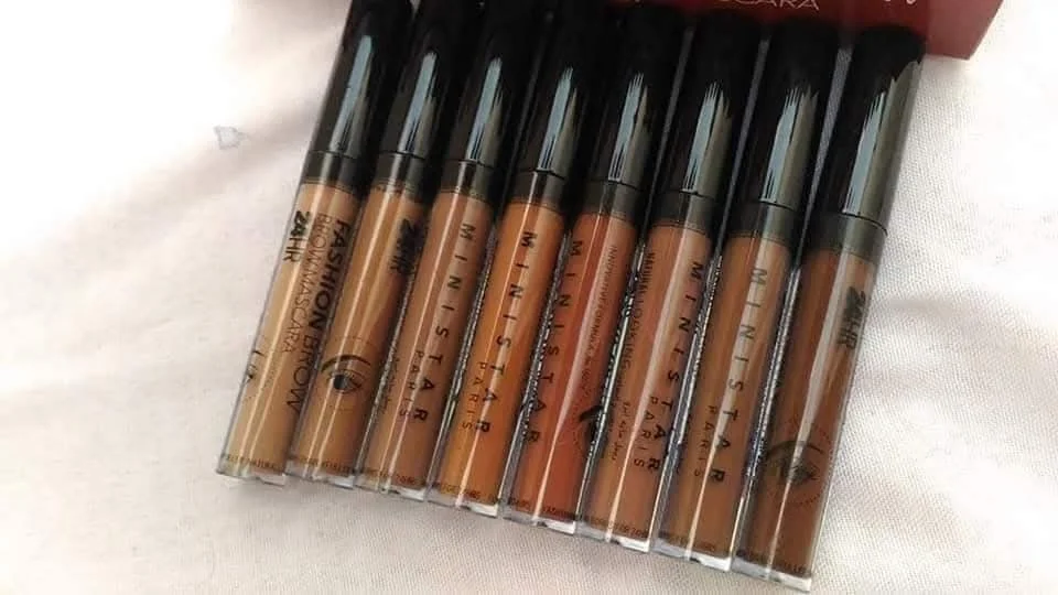  مسكرا تفتيح حواجب- ماسكرا حواجب من مينيستر