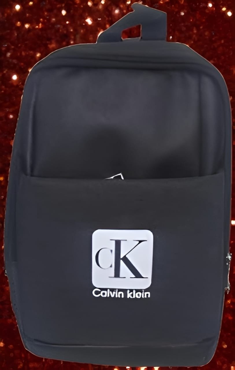 1749918880-WhatsApp20Image202025-06-1420at205.22.2120PM201.jpeg شنطة كلاسيك الموديل الجديد كروس ضد السرقة عبر الجسم علي الصدر او خلف الظهر للرجال والنساء لجميع الاغراض