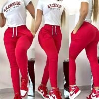 طقم بيجامة حريمي - بيجامة للنساء صيفي - طقم 2 قطعة بنطلون وتيشيرت - منقوش بالوان مختلفة ومصممة خصيصا لتوفير الراحة والانتعاش في النوم