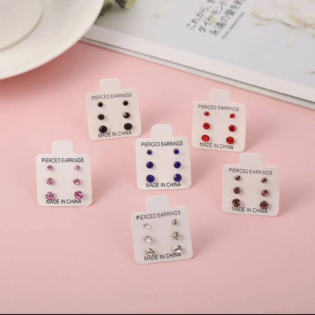 1751276759-photo_2024-12-06_15-42-07.webp 2 كارت حلق طبي فص لون راقي