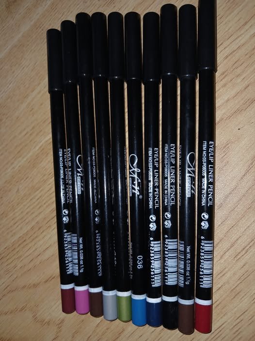 481232112_1344243123290645_7137738582004513798_n أقلام تحديد العين الملونة 12 درجة لون، غير لامع، متعدد الألوان، قلم كحل