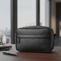 Gemini_Generated_Image_8vcg9w8vcg9w8vcg (1) شنطة يد أنيقة ومتينة لحمل جميع الأغراض مع جيوب متعددة للاستخدام اليومي للرجال