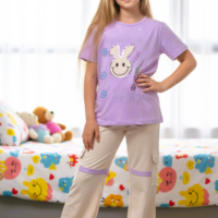 بيجاما بناتي بطباعة مرحة تيشيرت نص كم وبنطلون خامة ليكرا قطن ناعمة مريحة بتصميم عصري مناسبة للنوم والبيت
