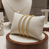 2غوايش ذهبية رفيعة بتصميم مجدول كلاسيكي