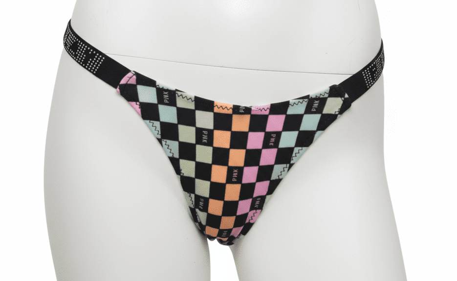 Gemini_Generated_Image_nrx66znrx66znrx6 بانتي بيكيني تصميمه جريء ومرح، بألوانه الجذّابة ونقشة الكاروه تنطق حيوية وشياكة.