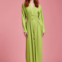 Gemini_Generated_Image_pm02tcpm02tcpm02 فستان طويل أنيق بلون أخضر ليموني تصميم عصري: