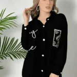 شيميز كاجوال تصميم مريح، مع تفاصيل بيضاء تضيف لمسة عصرية وفنية.