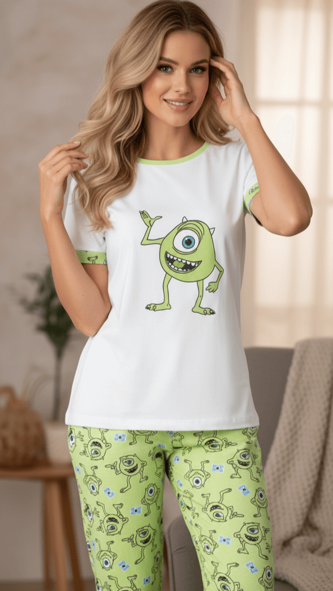 bb39a090-8b55-404f-8a7a-3bd4f84eb414 بيجامة نسائية عصرية ومريحة بتصميم كاجوال و رسوم مبهجه.