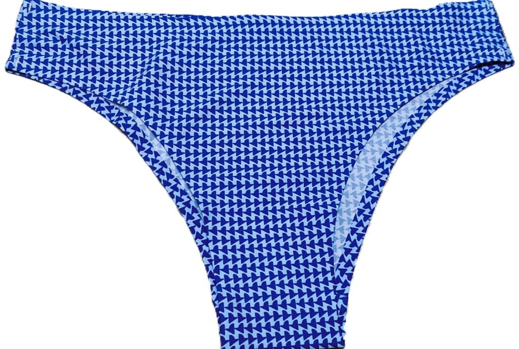 ٢٠٢٥٠٣٠٤_١٨١٠٤٨ بانتي مايكروفايبر نابض بالحياة يتميز بتصميمه الفريد بألوان زاهية