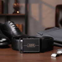 Gemini_Generated_Image_2yyo612yyo612yyo حزام جلد كلاسيكي بمشبك مربع للرجال من سوبك