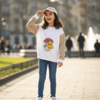 Gemini_Generated_Image_vi5drxvi5drxvi5d سويت شيرت بناتي مميزمزيج من الدفء والأناقة لطفلتك! 🐥☂️
