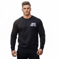 سويت شيرت كلاسيكي ببطانة وبر عالية الجودة.