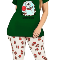 بيجامة نسائية بتصميم كاجوال الوان زاهية ومريحة  و طبعه كرتونية مبهجه.