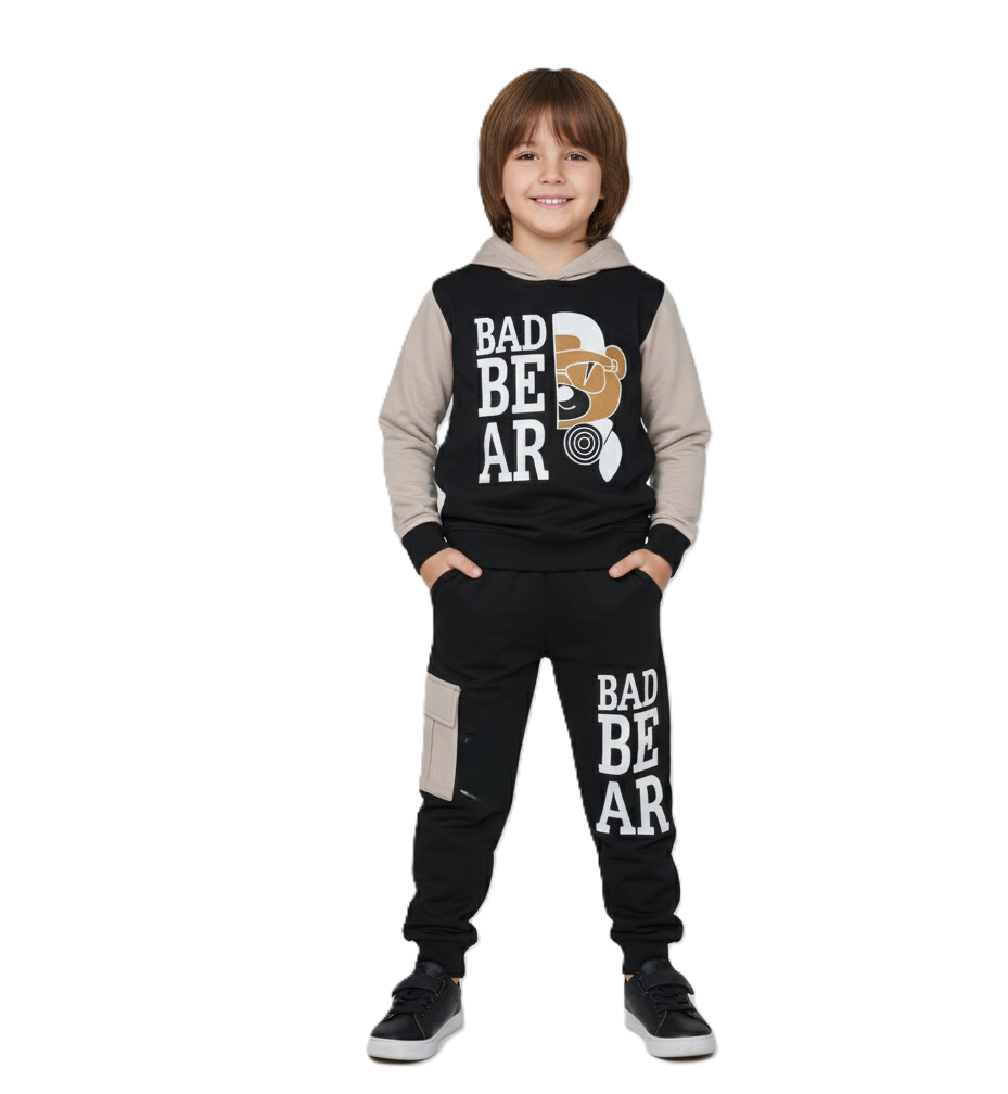 طقم بيجامة للاولاد مكون من قطعتين مكون من سويت شيرت بغطاء للرأس واكمام طويلة وبنطلون مطبوع