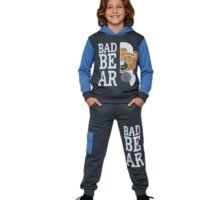 طقم بيجامة للاولاد مكون من قطعتين مكون من سويت شيرت بغطاء للرأس واكمام طويلة وبنطلون مطبوع