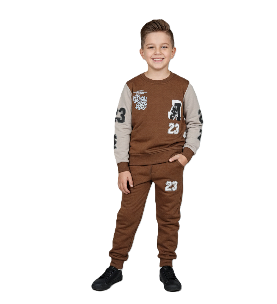 طقم بيجامة للاولاد مكون من قطعتين مكون من سويت شيرت بغطاء للرأس واكمام طويلة وبنطلون مطبوع
