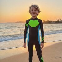 WhatsApp Image 2026-02-17 at 1.09.48 PM مايوه سباحة قطعة واحدة للأولاد احمي ابنك من ضرر اشعة الشمس وامنحه الحرية و الاناقة