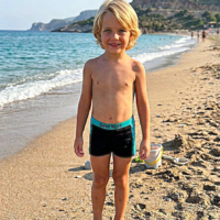 شورت سباحة للاولاد و الاطفال قماش مرن ومريح