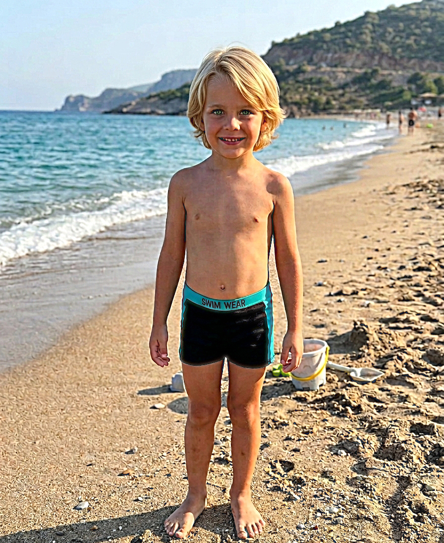 شورت سباحة للاولاد و الاطفال قماش مرن ومريح