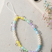 دلاية موبايل من الخرز الفاخر تعكس فخامتك وأناقتك.